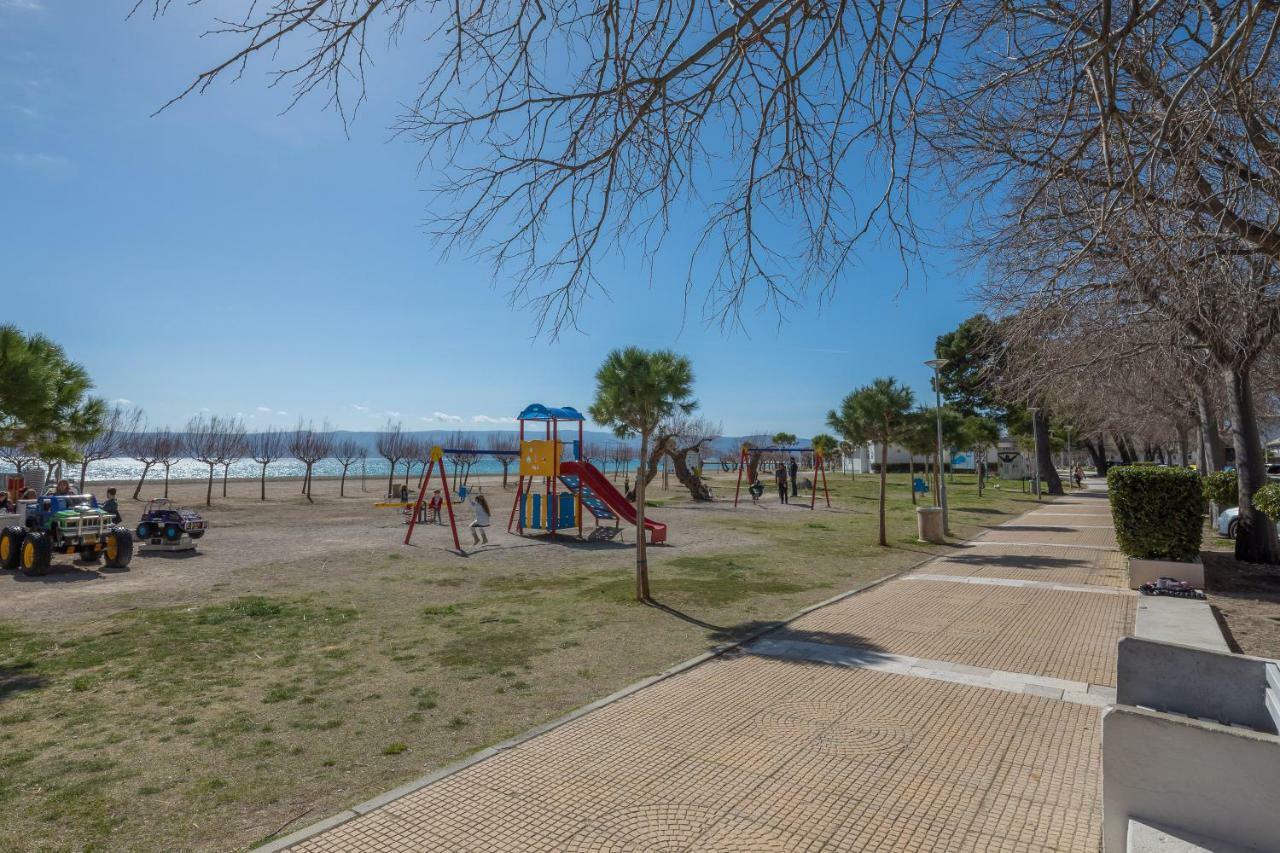 Sandy Beach Apartment 오미스 외부 사진