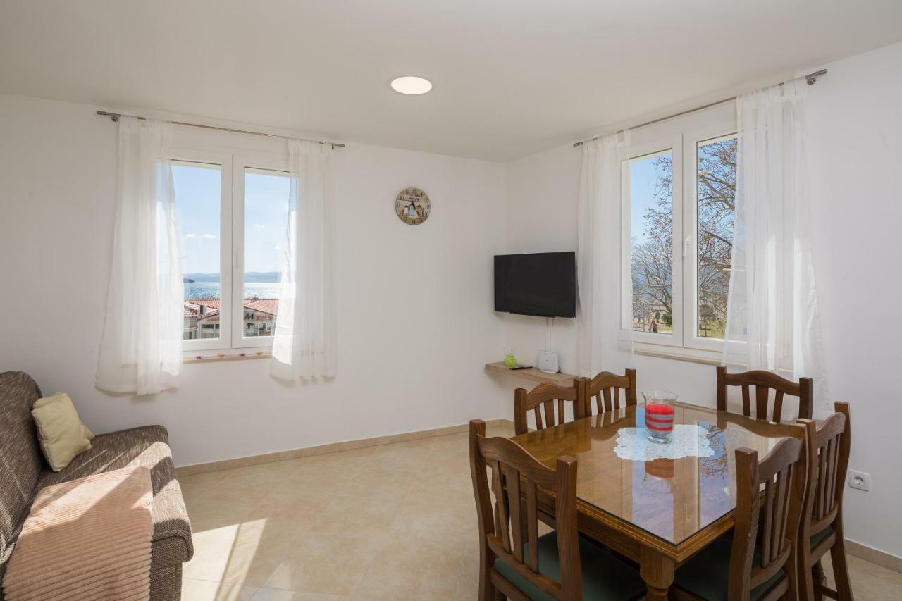 Sandy Beach Apartment 오미스 외부 사진